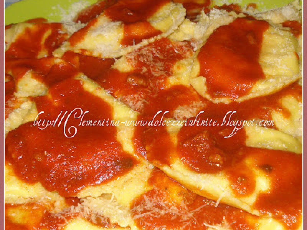 RAVIOLI CON LA RICOTTA DOLCI SALATI DI CARNEVALE