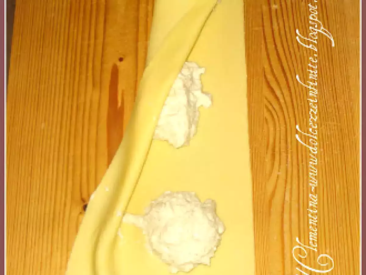 RAVIOLI CON LA RICOTTA DOLCI SALATI DI CARNEVALE - foto 4