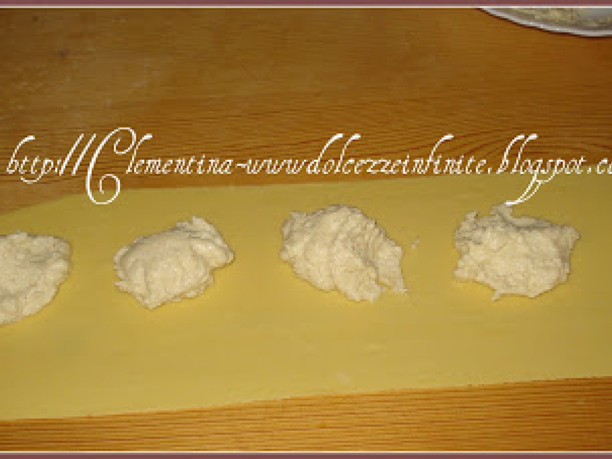 RAVIOLI CON LA RICOTTA DOLCI SALATI DI CARNEVALE - foto 5