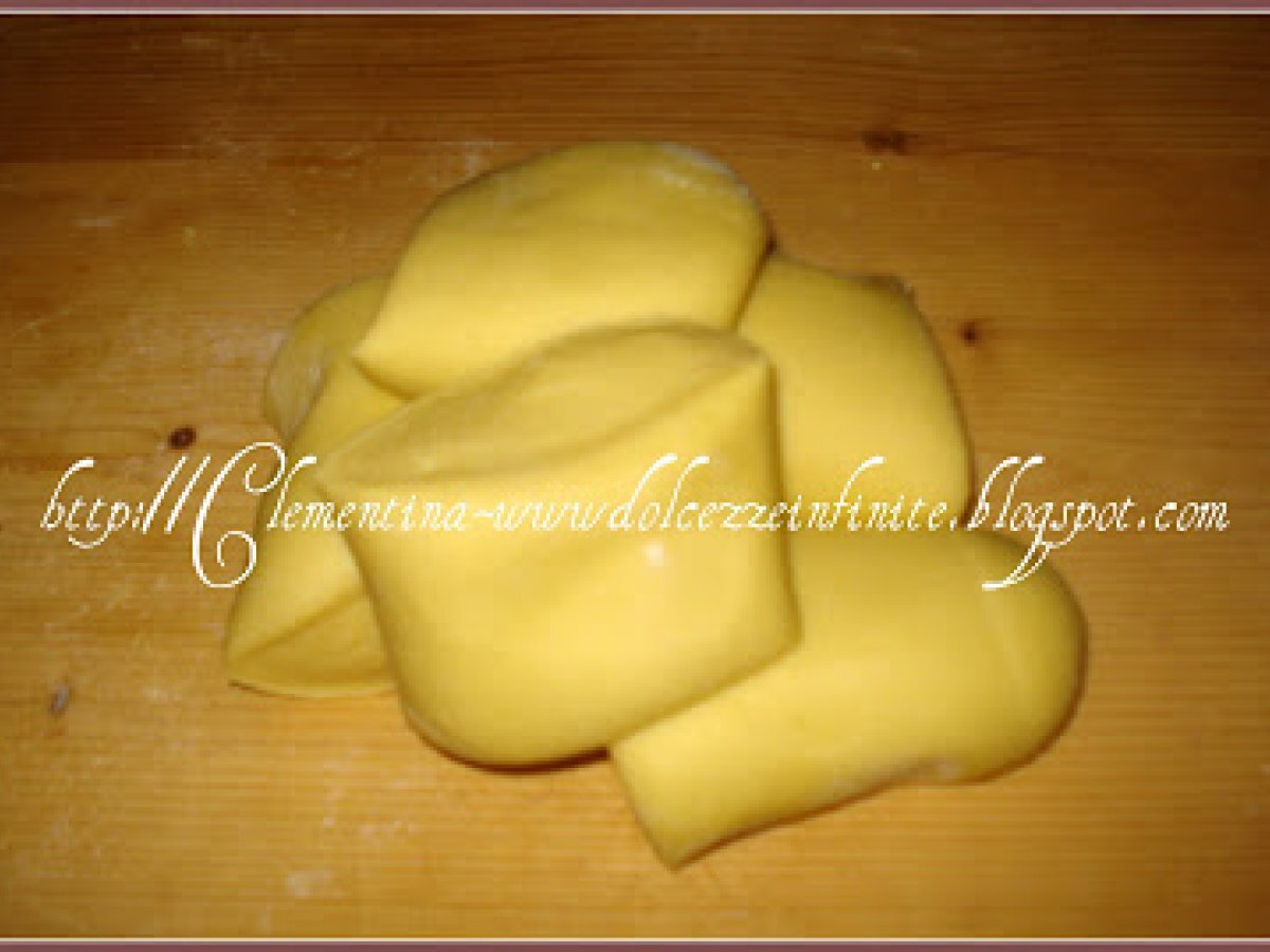 RAVIOLI CON LA RICOTTA DOLCI SALATI DI CARNEVALE - foto 8