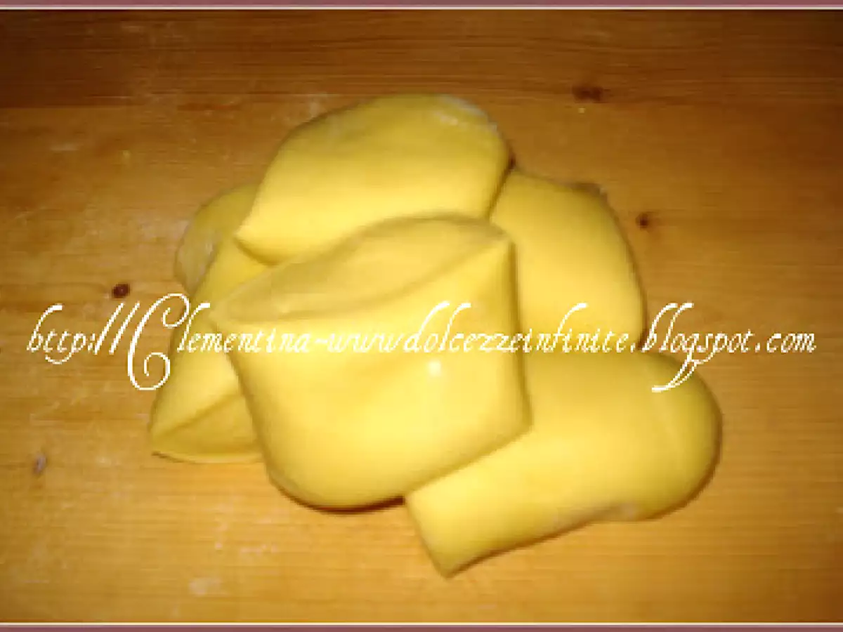 RAVIOLI CON LA RICOTTA DOLCI SALATI DI CARNEVALE - foto 8