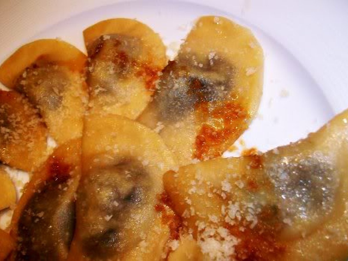 Ravioli con salsa aromatica e hamburger di frutta secca. - foto 5