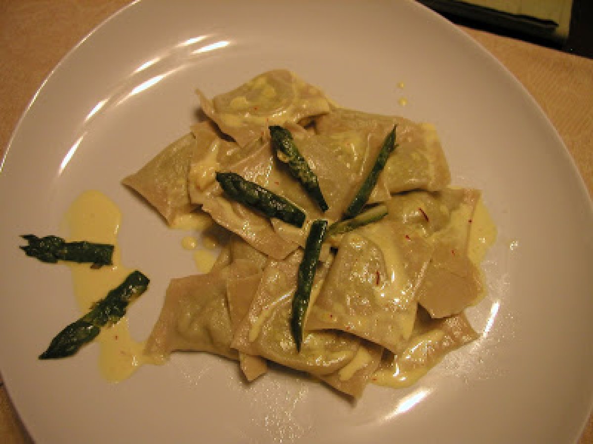 Ravioli di asparagi salsati allo zafferano, foto 1