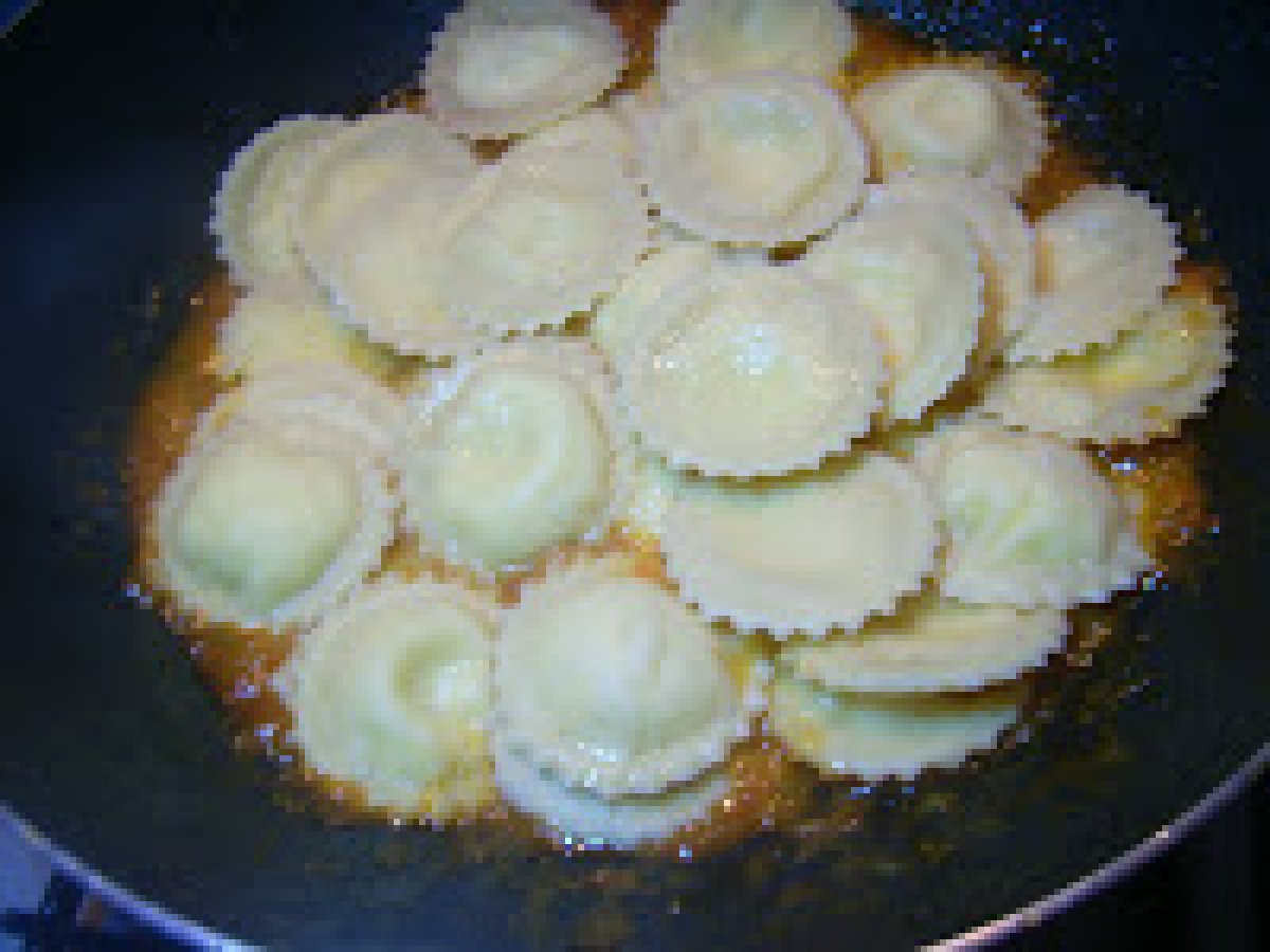 ...::RAVIOLI DI BURRATA AI PEPERONI E ZUCCHINE::... - foto 4