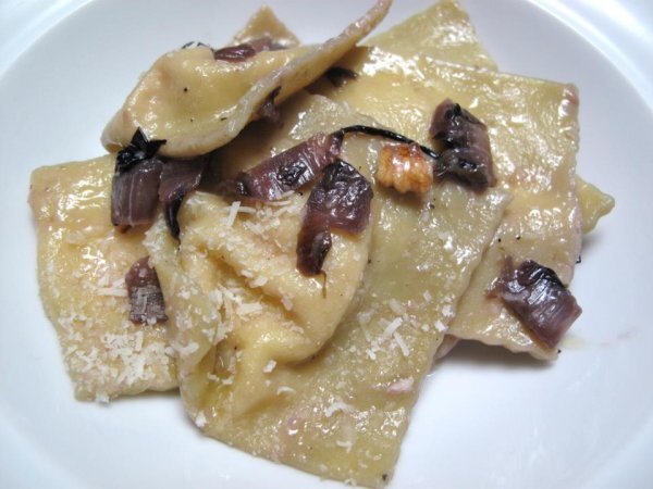 Ravioli Di Formaggi Con Radicchio Ricetta Petitchef