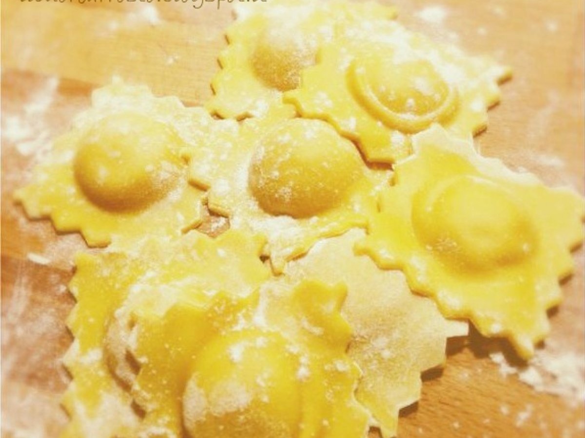 Ravioli di zucca e Philadelphia con fonduta di gorgonzola e noci di cristina - foto 3