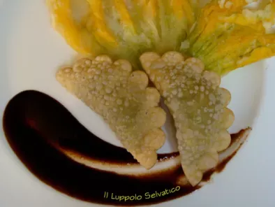 Ravioli di zucchine fritti e fiori in pastella con salsa all aceto balsamico, foto 4