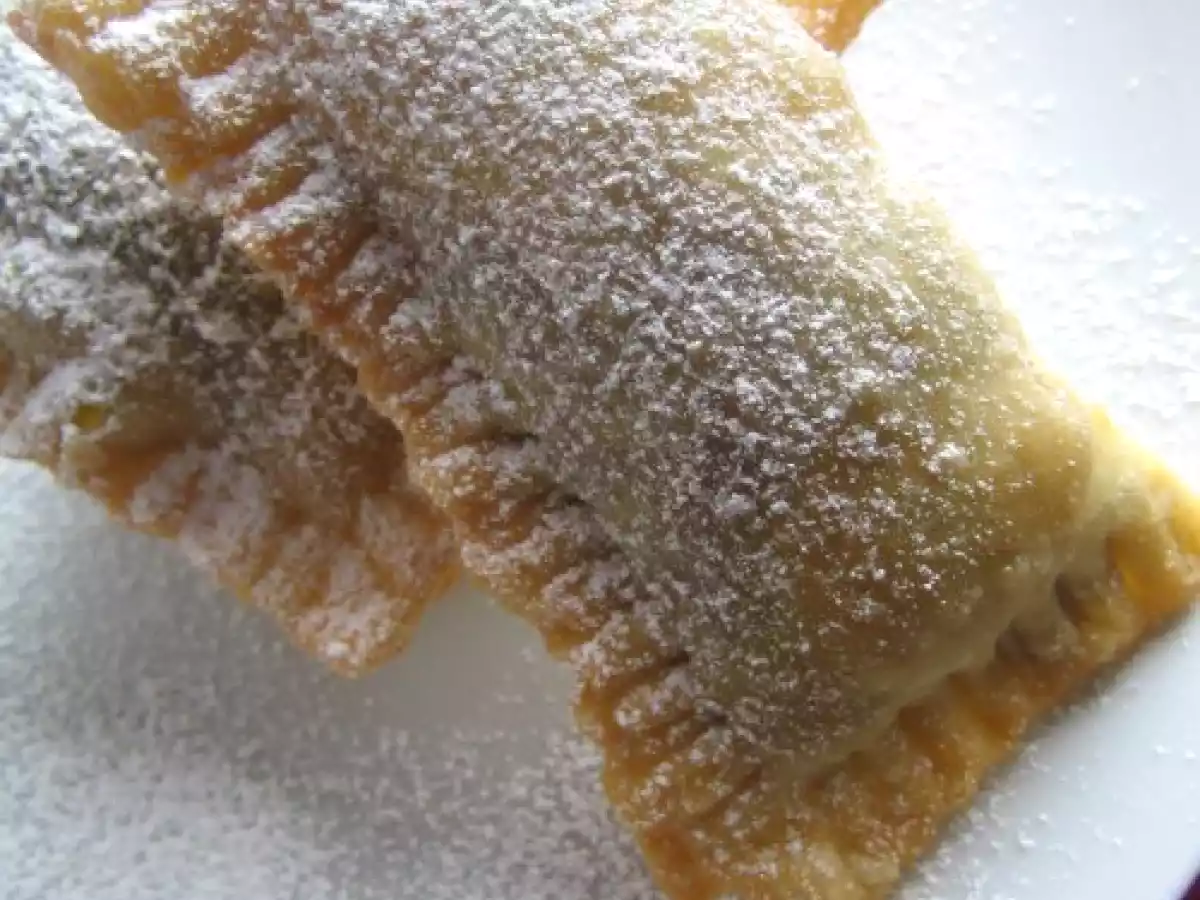 RAVIOLI DOLCI ALLA CREMA CHANTILLY CON CACAO