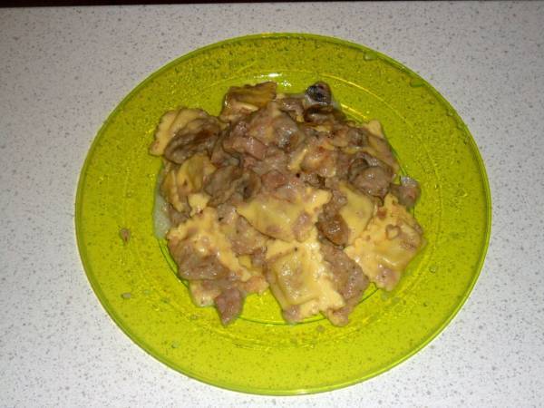 Ravioli funghi e speck