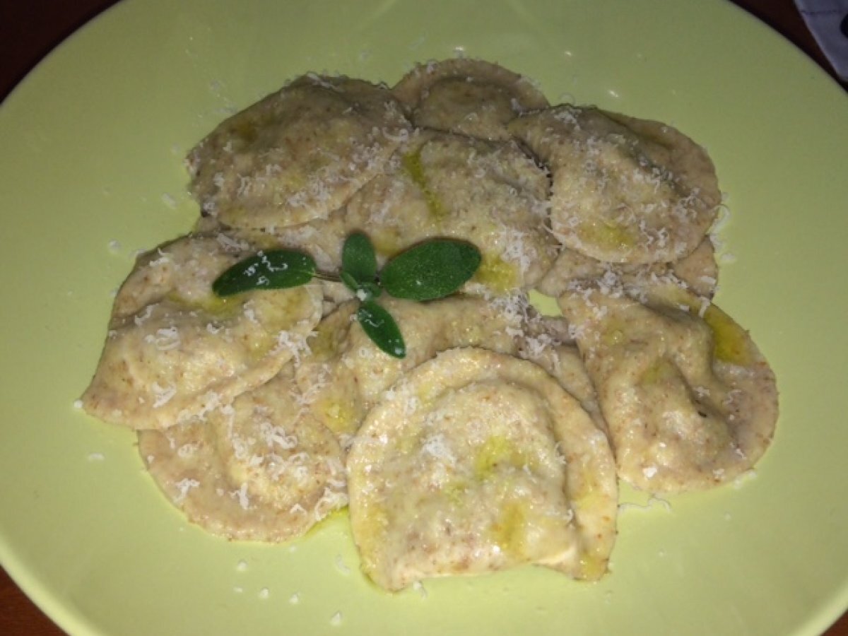 RAVIOLI INTEGRALI AL RADICCHIO