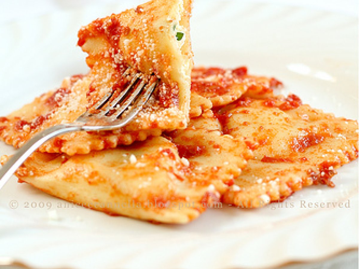 Ravioli Lucani al ragù di salsiccia