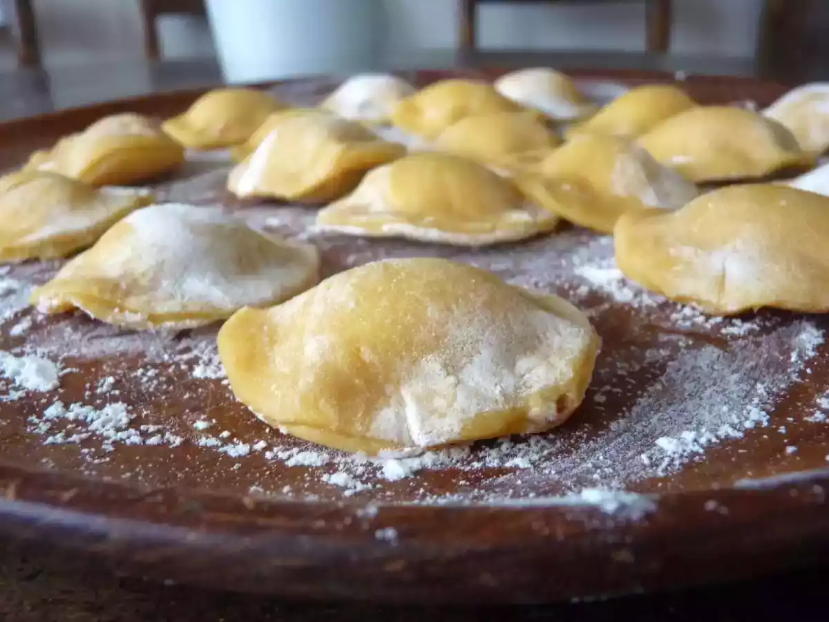 Ravioli Norsk al salmone, caprino e timo