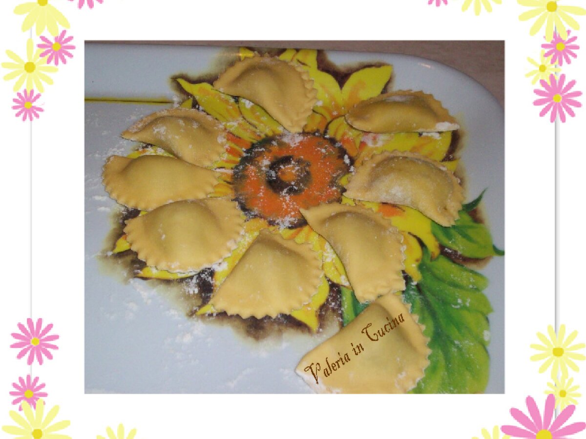 Ravioli ripieni con Asparagi Selvatici in Crema di Zafferano