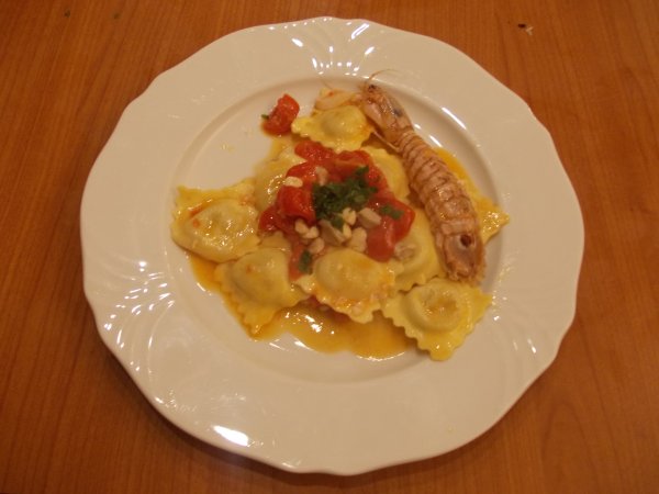 Ravioli ripieni di carciofi con ragù di spigola e canocchie, foto 3