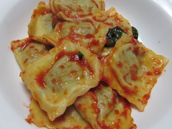 Ravioli ripieni di carne e verdura