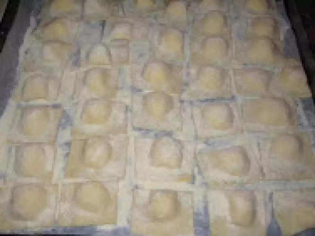 Ravioli sardi di ricotta, la ricetta per preparare Li Pulilgioni Galluresi - foto 5