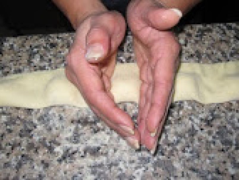 Ravioli sardi di ricotta, la ricetta per preparare Li Pulilgioni Galluresi - foto 8