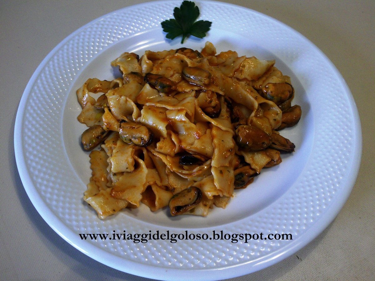 REGINELLE DI PASTA FRESCA CON LE COZZE