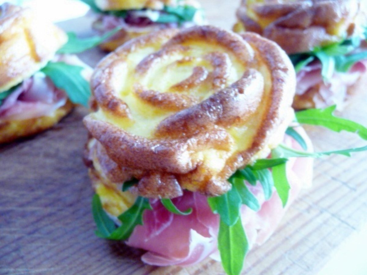 Rese di frittata ripiene