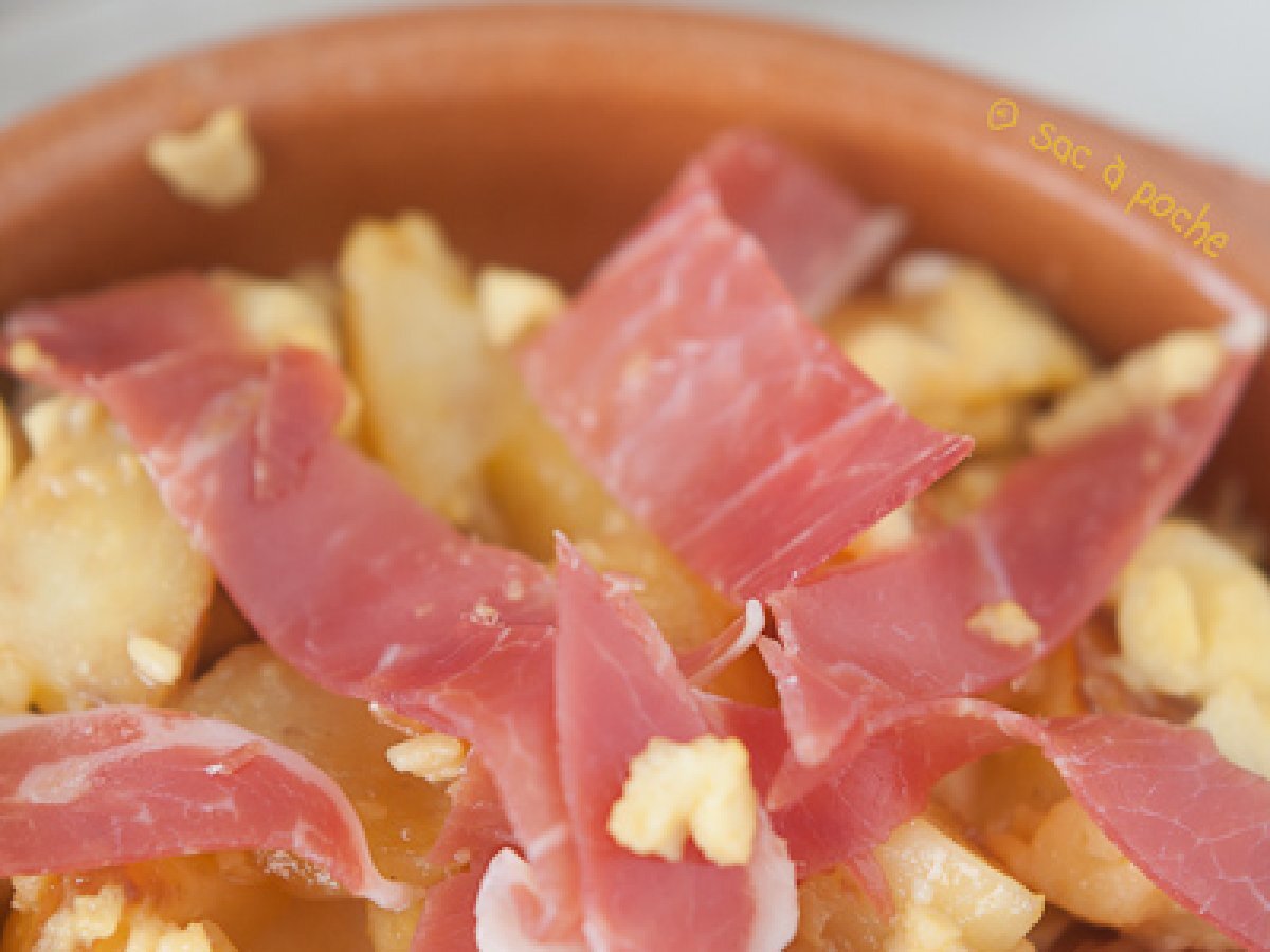 Revueltos con patatas y jamón serrano