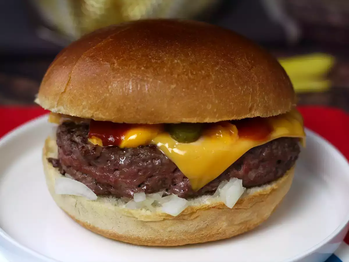 Ricetta Cheeseburger: come preparare l’hamburger con formaggio più famoso al mondo - foto 5