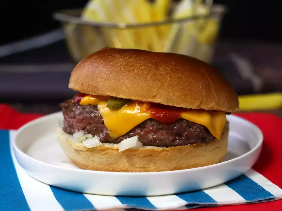 Ricetta Cheeseburger: come preparare l’hamburger con formaggio più famoso al mondo - foto 6