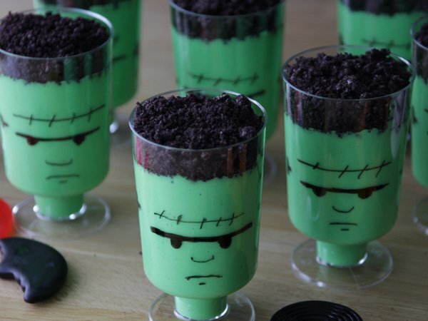 Ricetta Halloween - Bicchierini Frankenstein Ricetta Halloween - Bicchierini Frankenstein