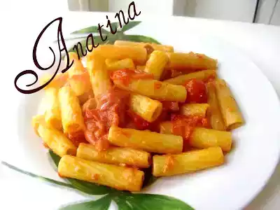 Rigatoni alla crema di cipolle e pancetta