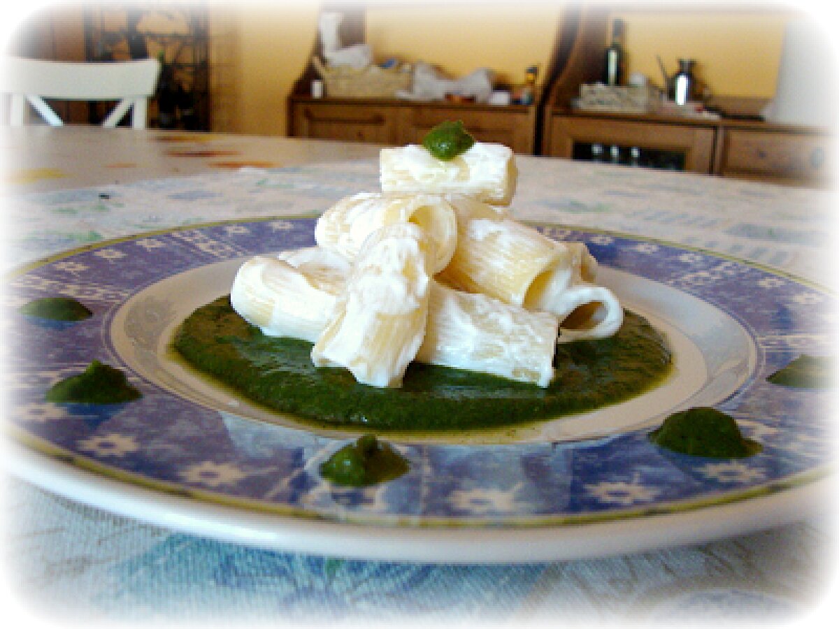 Rigatoni alla ricotta su vellutata di broccoli - foto 3