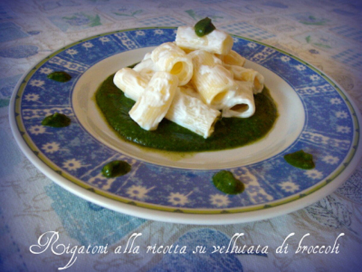 Rigatoni alla ricotta su vellutata di broccoli - foto 4