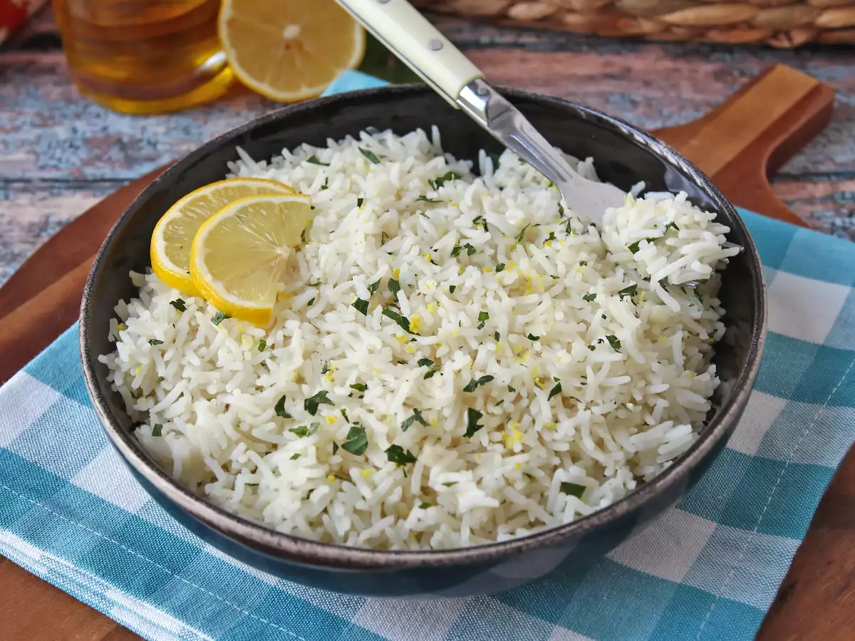Riso al limone facile: l'accompagnamento perfetto per il pesce! - foto 2