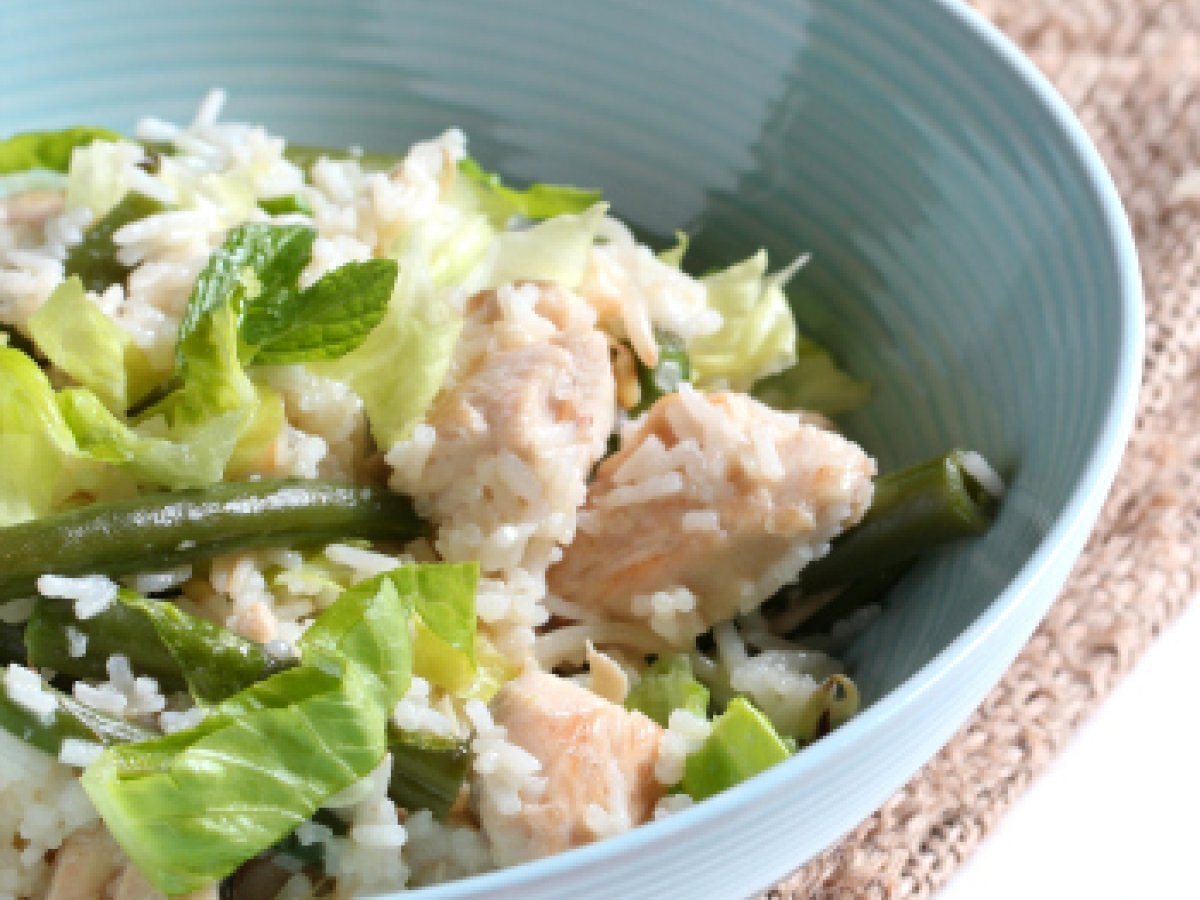 Riso con pollo, lime e cocco