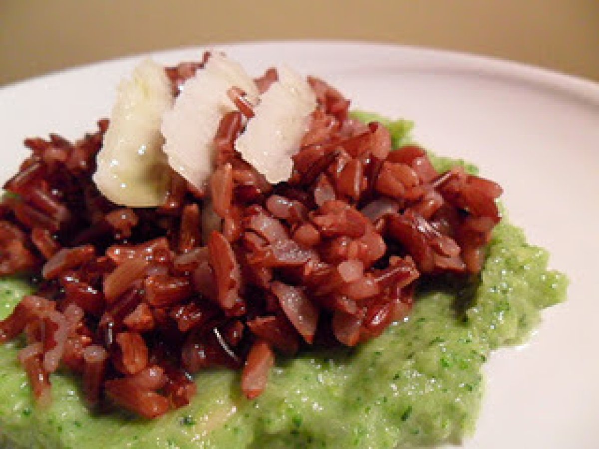 RISO ERMES SU CREMA DI BROCCOLI E PINOLI....