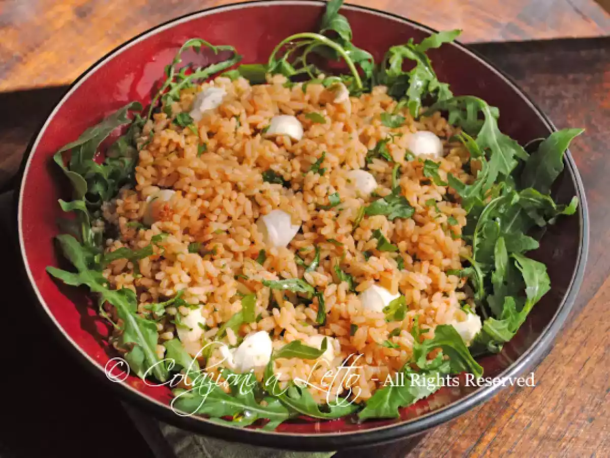 Riso freddo con pesto rosso, mozzarelline e rucola e au revoir a settembre