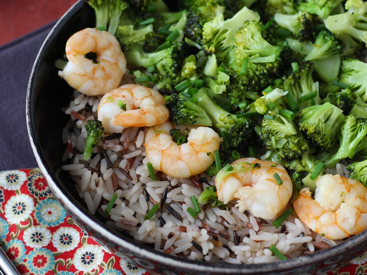 Riso integrale con broccoli e gamberetti, un piatto leggero ed equilibrato - foto 4