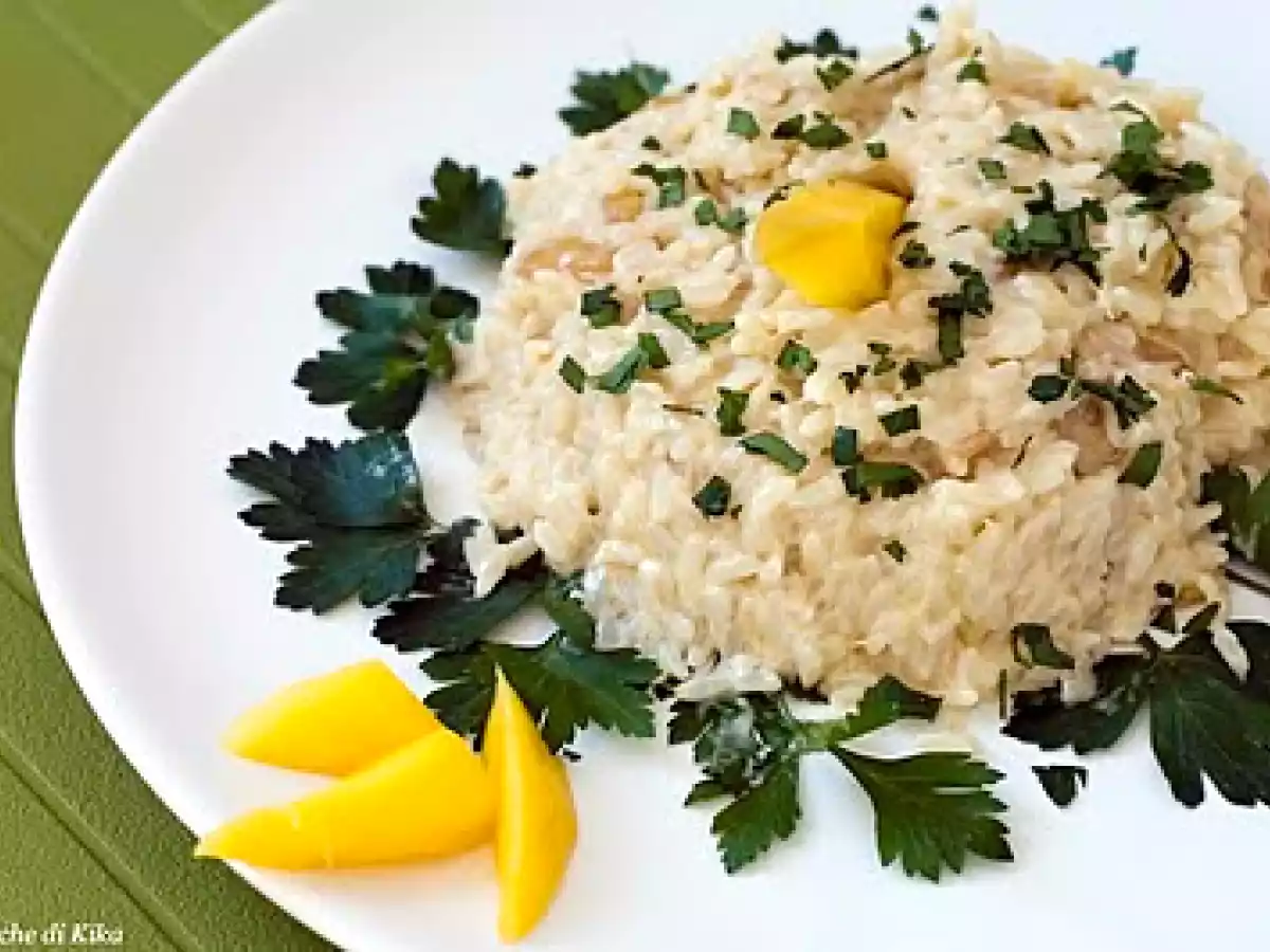 Riso pilaf con latte di cocco e mango