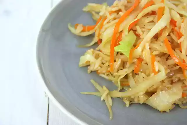 Riso thai con verza e carote