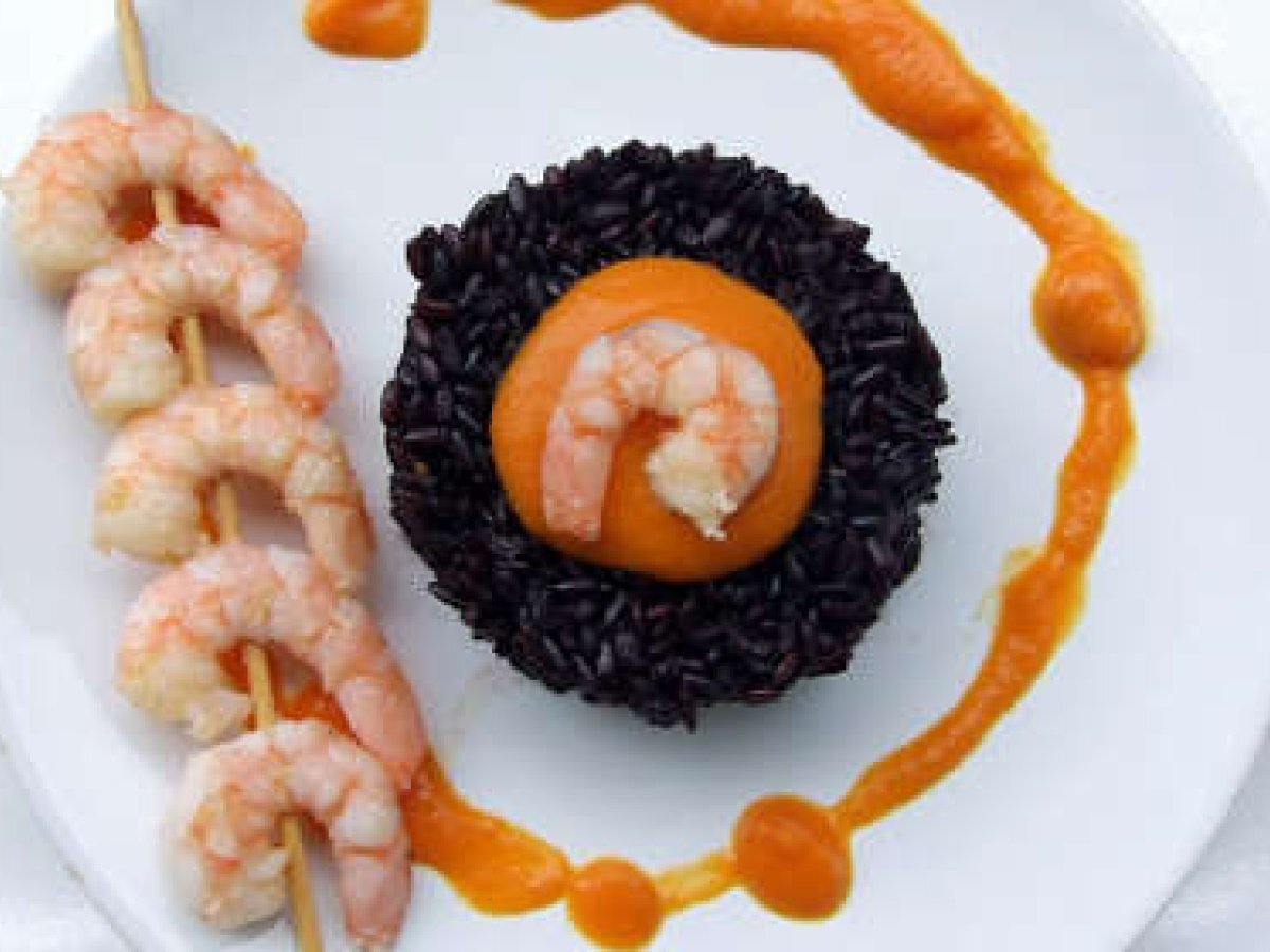 Riso Venere con crema di zucca e mazzancolle al worcester