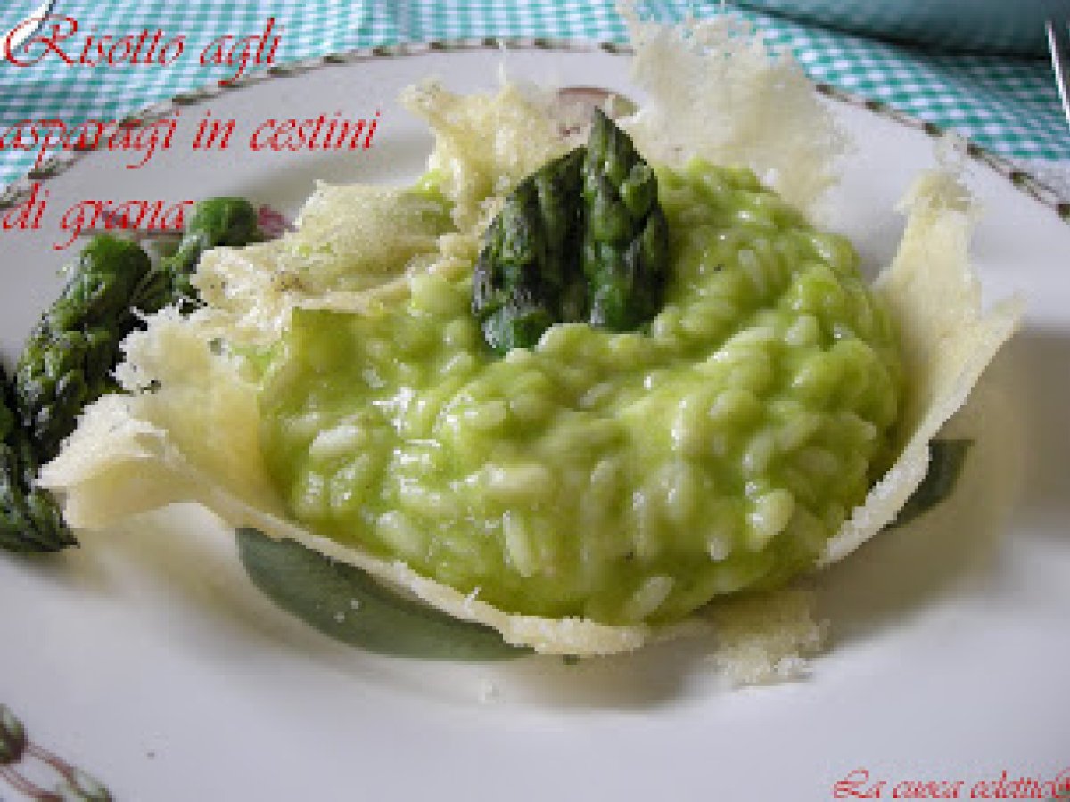 Risotto agli asparagi in cestini di grana