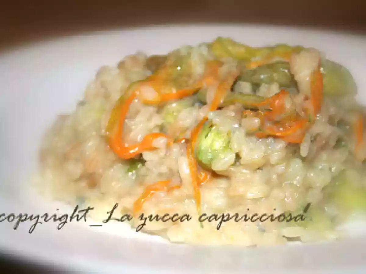 Risotto ai fiori di zucca e crema di gorgonzola piccante