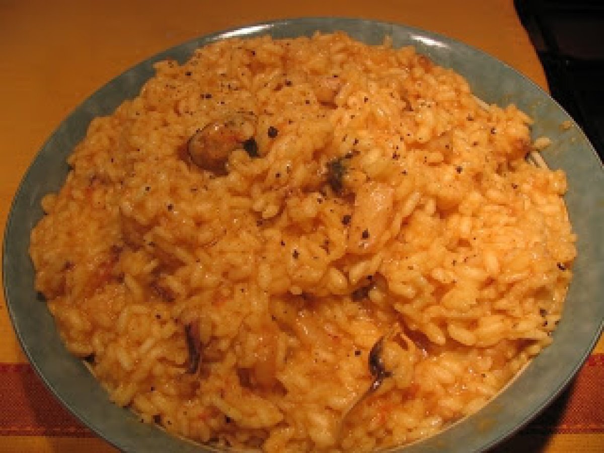 Risotto ai frutti di mare con salsa di pomodoro