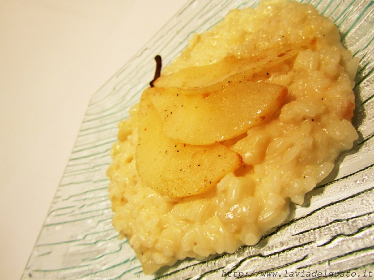 Risotto al taleggio e pere alla grappa di cannonau