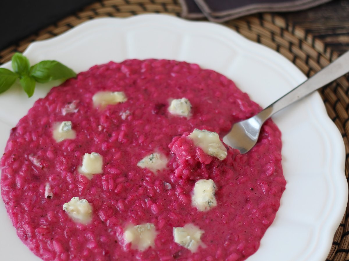 Risotto alla barbabietola e gorgonzola: un’esplosione di colore e sapori intensi - foto 4