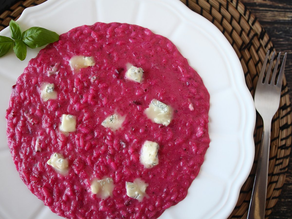 Risotto alla barbabietola e gorgonzola: un’esplosione di colore e sapori intensi - foto 5