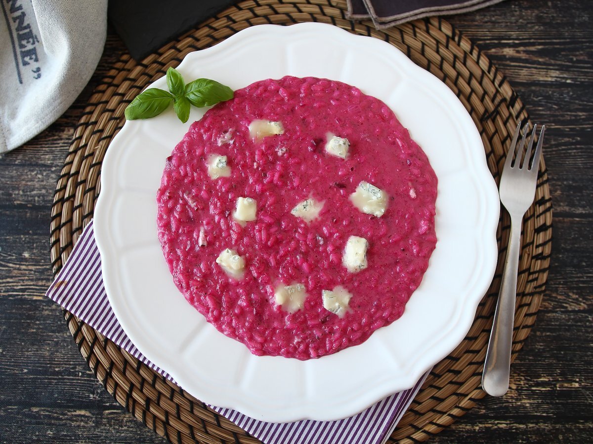 Risotto alla barbabietola e gorgonzola: un’esplosione di colore e sapori intensi - foto 3
