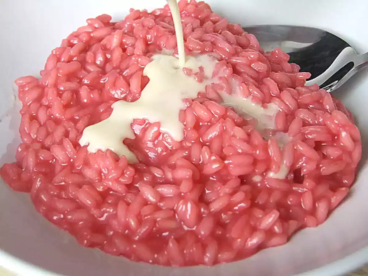 RISOTTO ALLA BARBABIETOLA, SALSA FRANCIACORTA E PARMIGIANO REGG