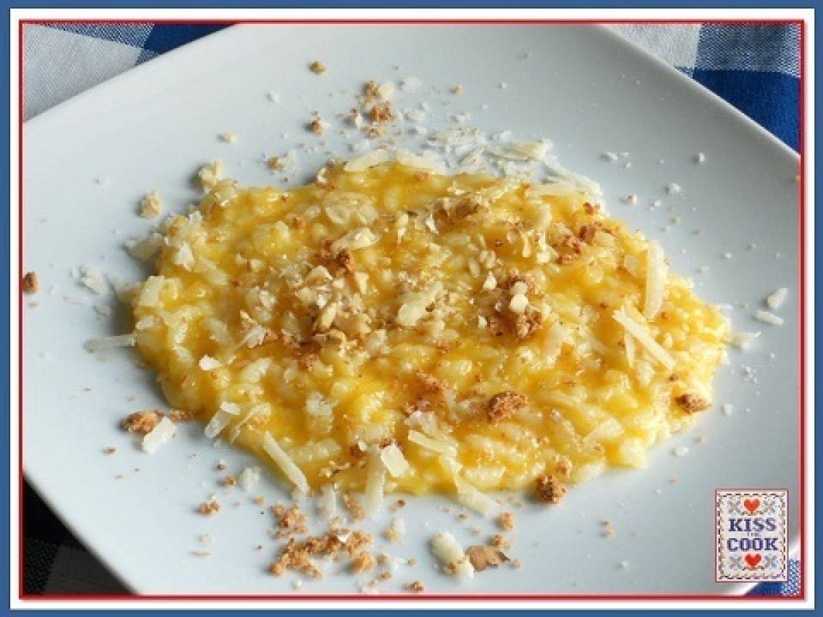 Risotto alla zucca con noci e amaretti