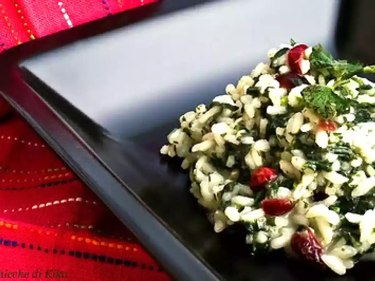 Risotto alle ortiche e mirtilli rossi