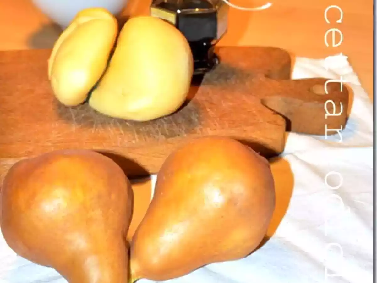 Risotto alle pere, scamorza affumicata e aceto balsamico