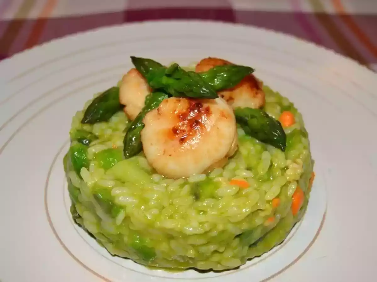 Risotto con asparagi e capesante